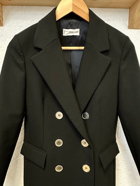 Blazer noir avec boutons dorés Mango