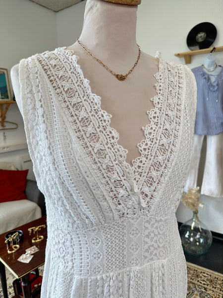 Robe blanche en dentelle