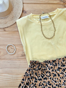 Top jaune