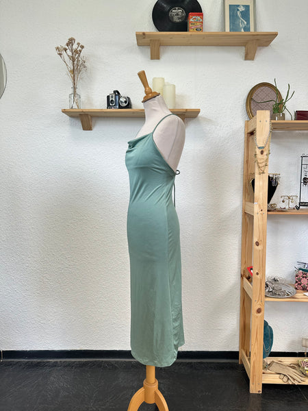 Robe moulante et dos nu verte satinée Zara