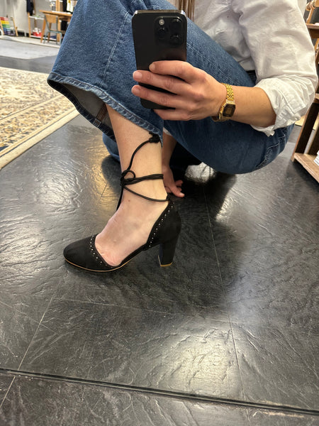 Escarpins en velours noir Minuit sur Terre