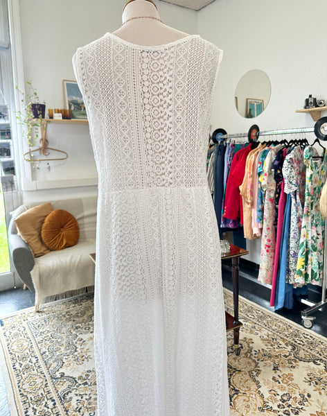Robe blanche en dentelle