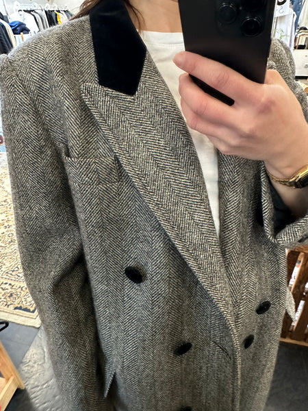 Manteau long en laine motif chevrons gris et noir Vintage