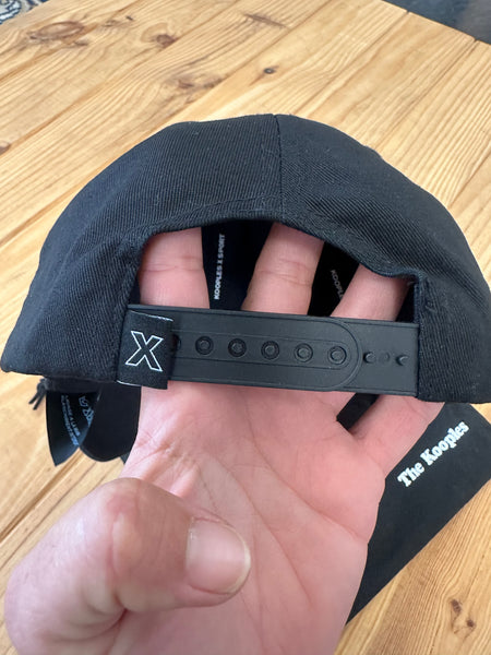Casquette noir The Kooples