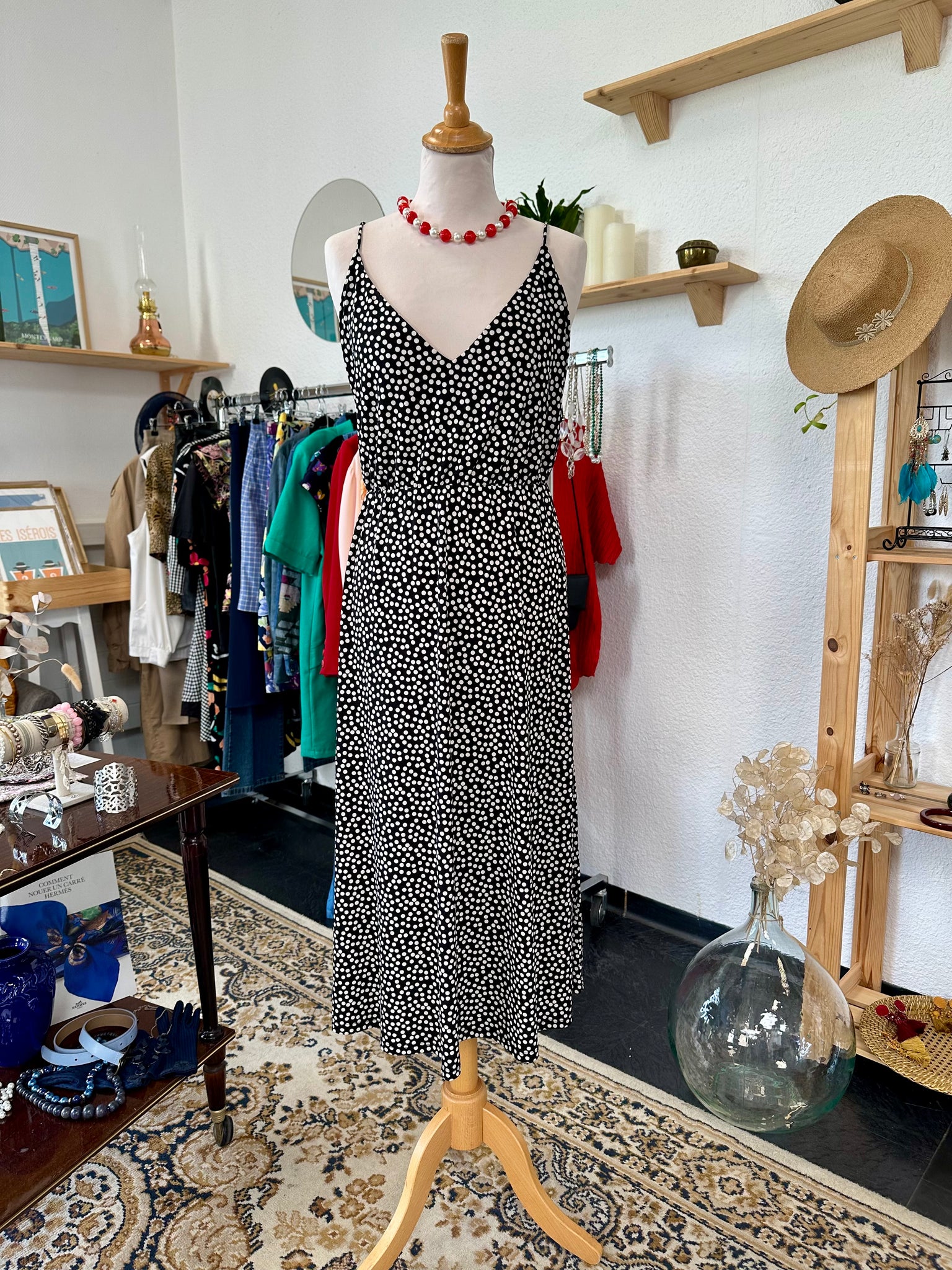 Robe noir à pois