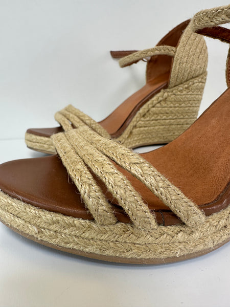 Sandales compensées beige