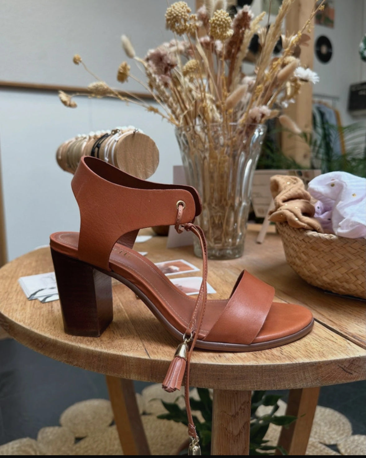 Sandales à talons en cuir marron Minelli
