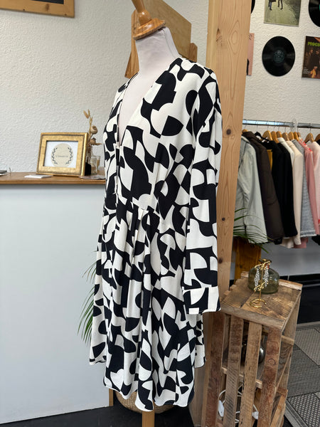 Robe noir et blanche Zara M/38