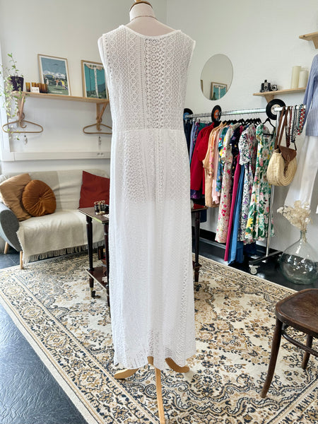 Robe blanche en dentelle