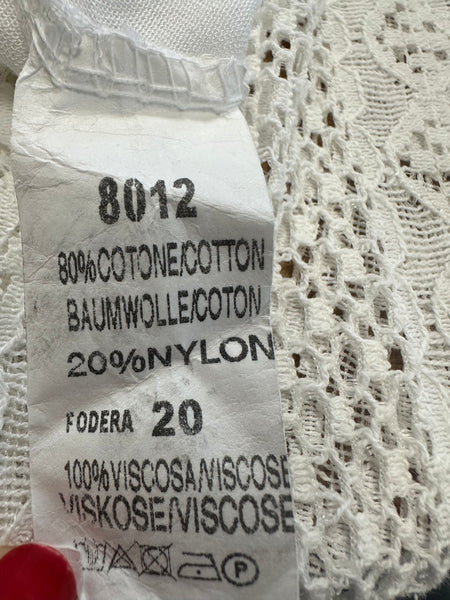Robe blanche en dentelle