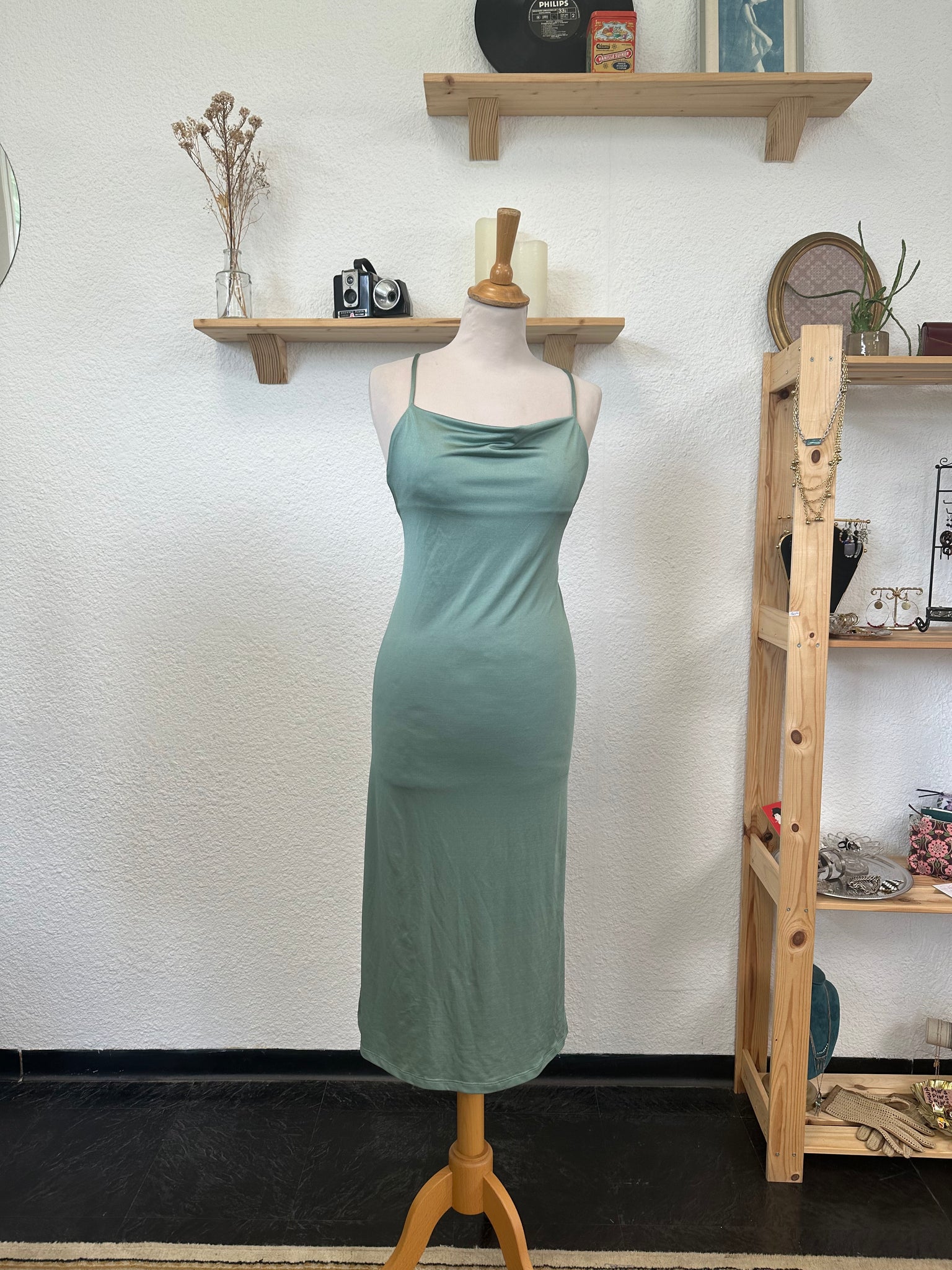 Robe moulante et dos nu verte satinée Zara