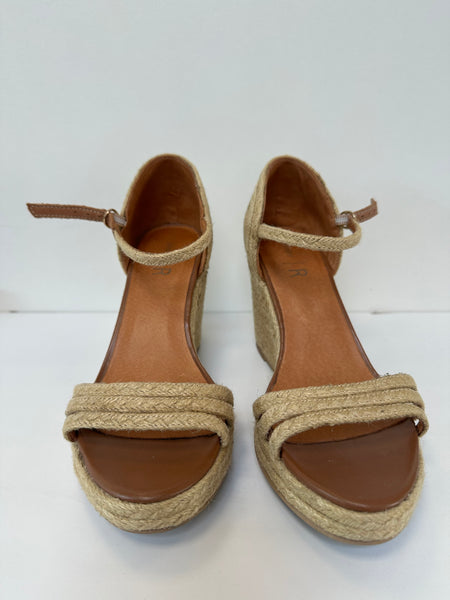 Sandales compensées beige