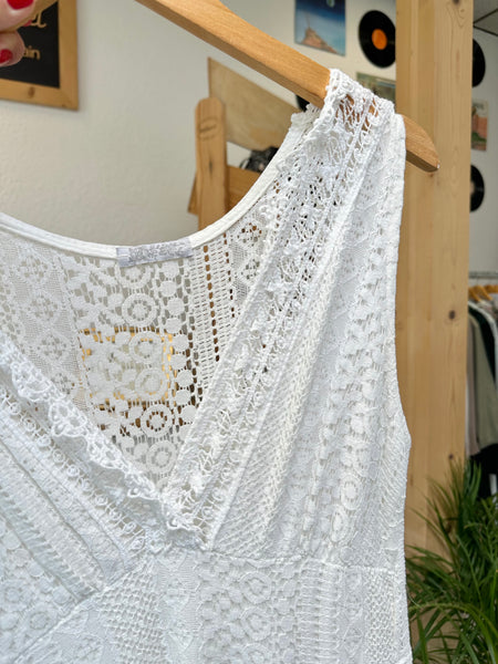 Robe blanche en dentelle
