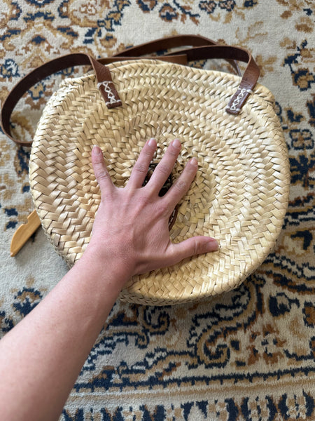 Sac en paille avec rabat en cuir marron
